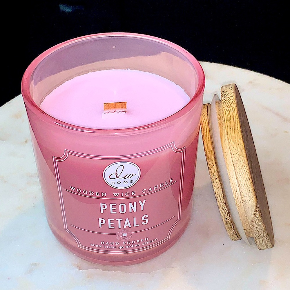 DW HOME CANDLE PEONY PETALS SCENTED NEW 11.5 oz WOOD WICK